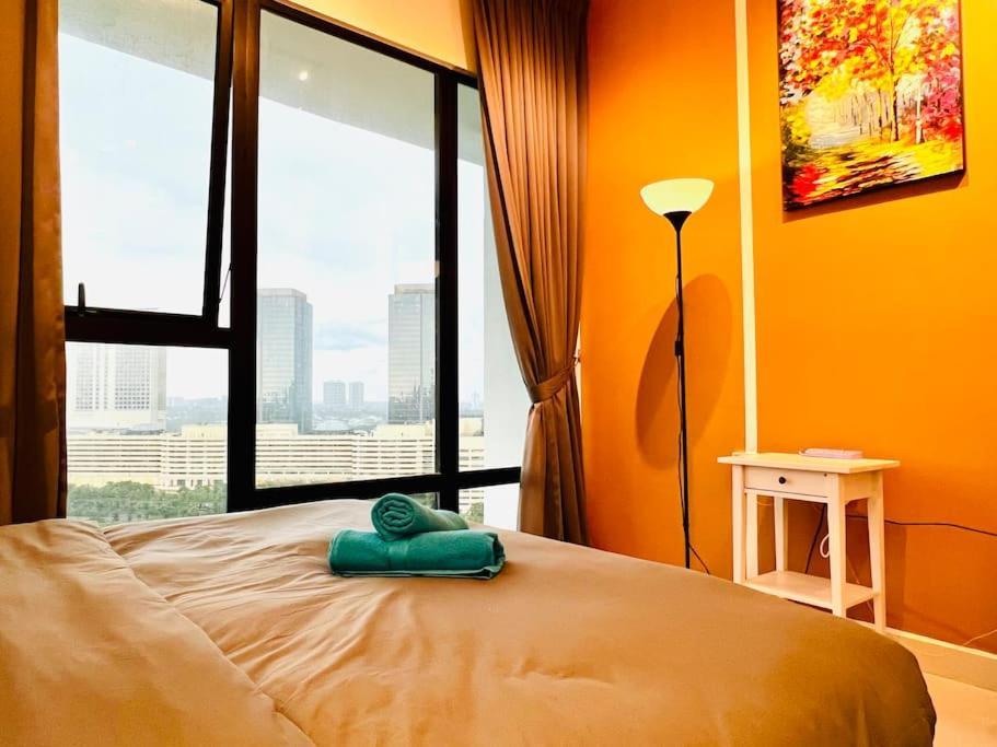 Gathering House Mosaic Midvalley 2br 1k4q 7-13px Apartment *