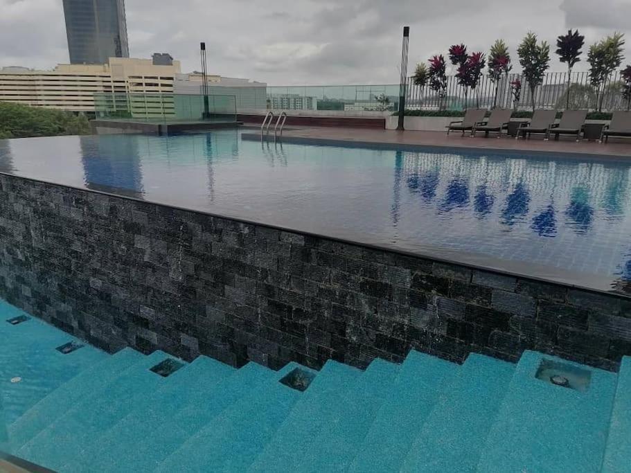 Apartment Gathering House Mosaic Midvalley 2br 1k4q 7-13px Johor Bahru