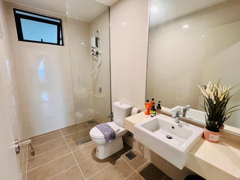Gathering House Mosaic Midvalley 2br 1k4q 7-13px Apartment
