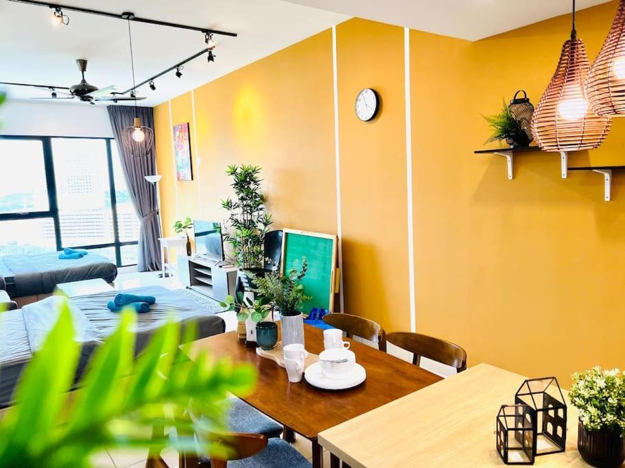 Apartment Gathering House Mosaic Midvalley 2br 1k4q 7-13px Johor Bahru